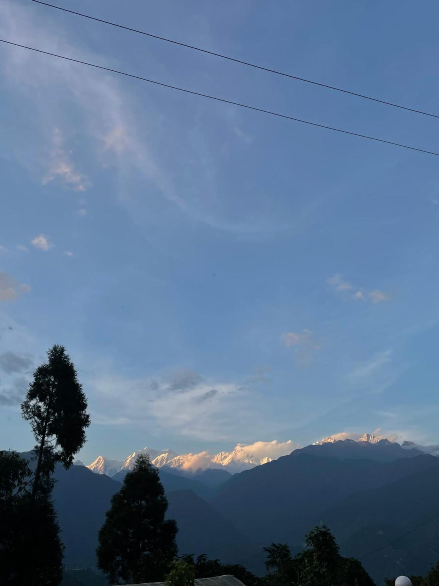 Wake In Himalayas Hostel Pelling Ngoại thất bức ảnh