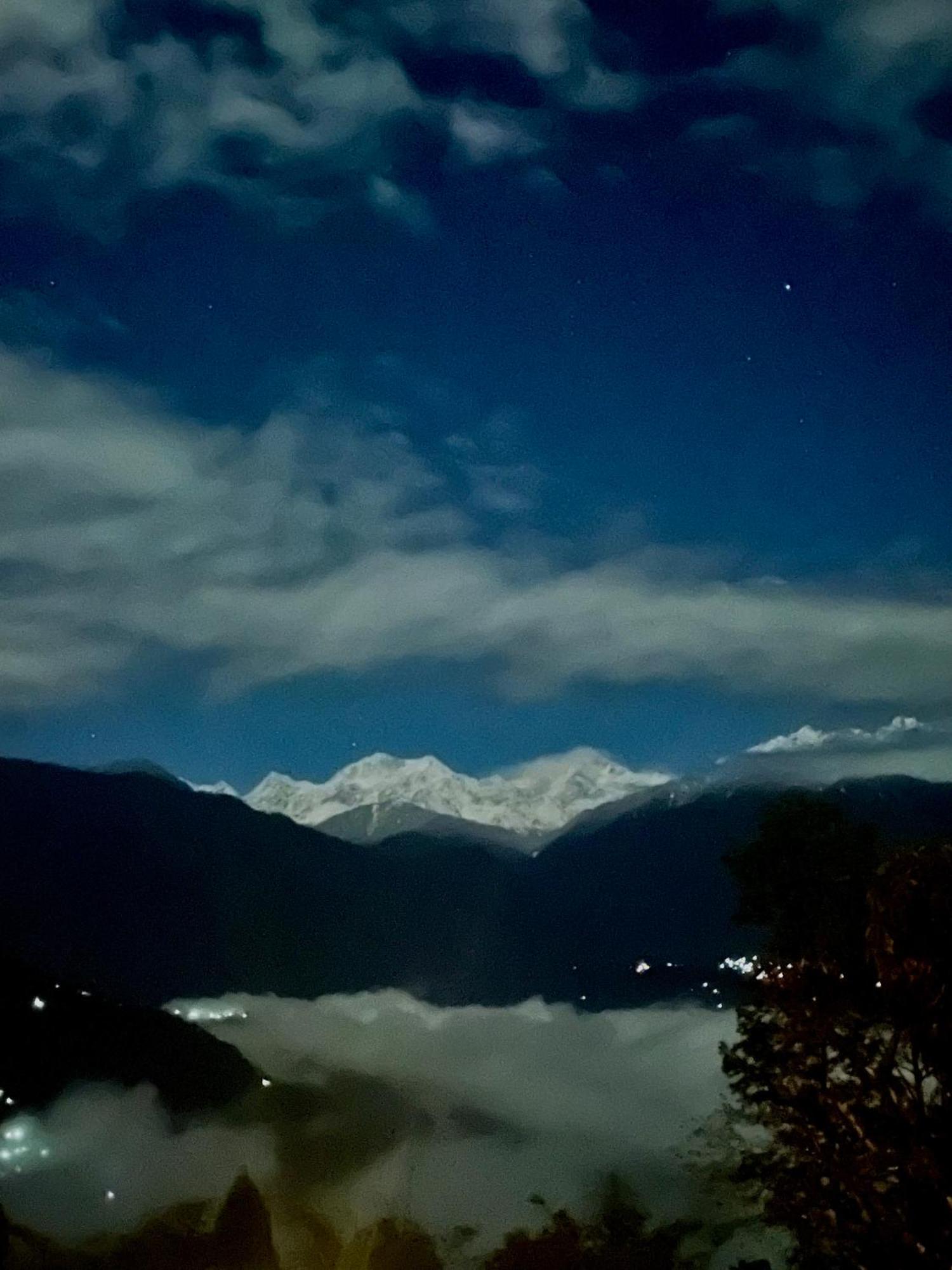 Wake In Himalayas Hostel Pelling Ngoại thất bức ảnh