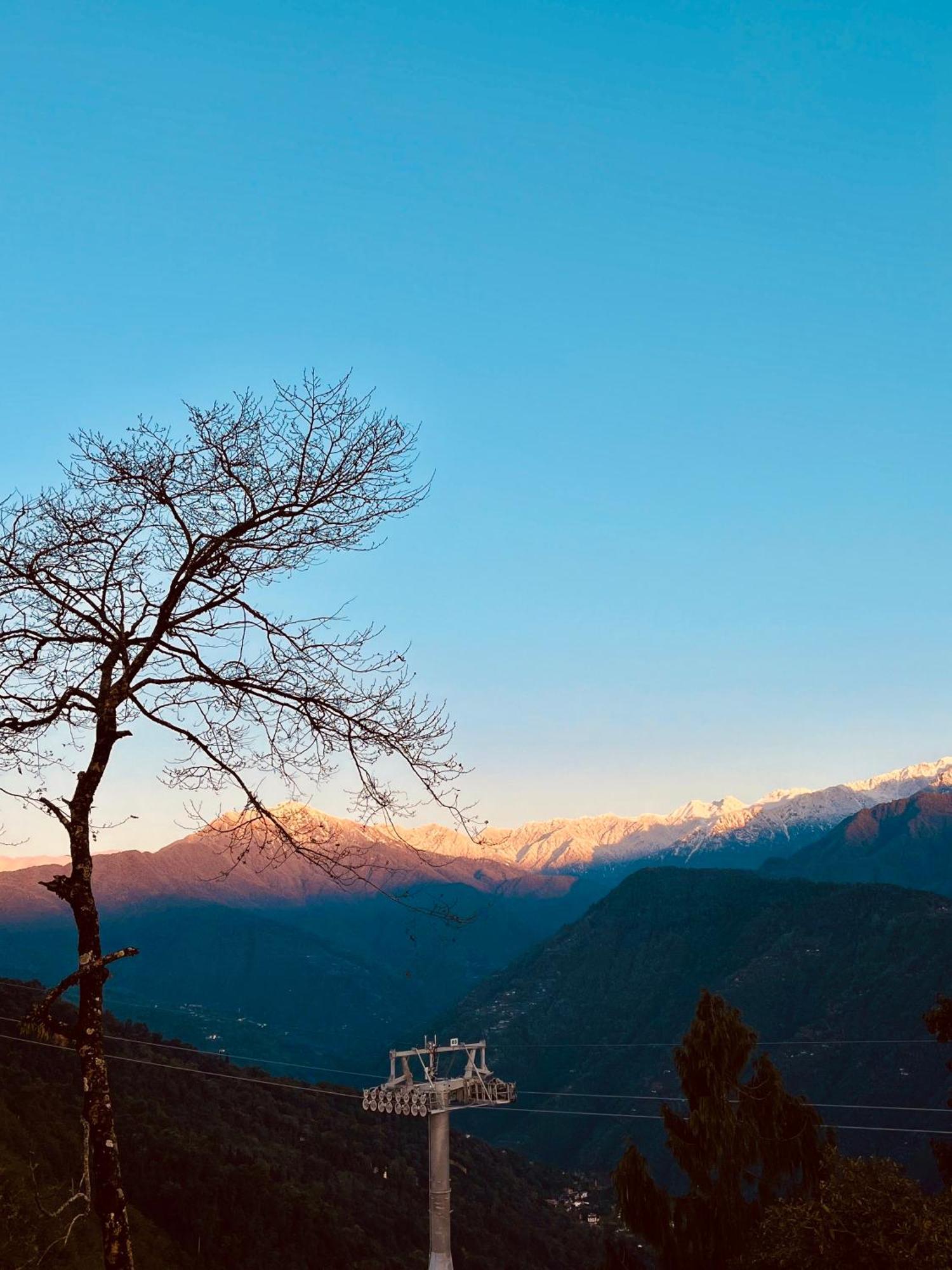 Wake In Himalayas Hostel Pelling Ngoại thất bức ảnh