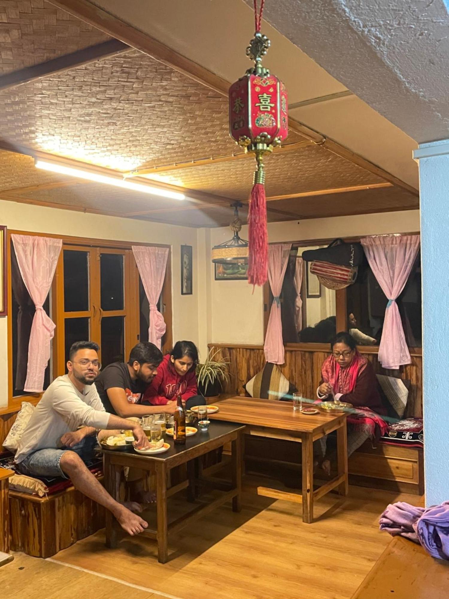 Wake In Himalayas Hostel Pelling Ngoại thất bức ảnh