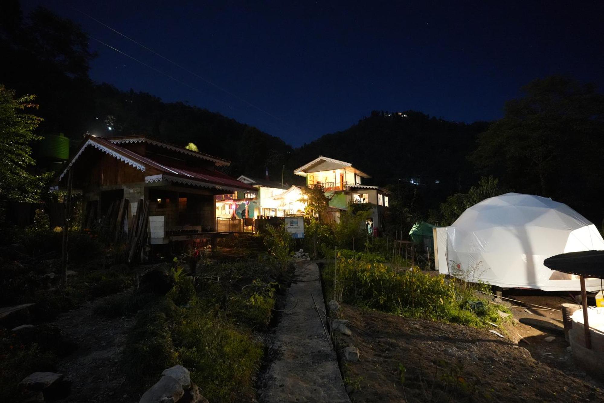 Wake In Himalayas Hostel Pelling Ngoại thất bức ảnh