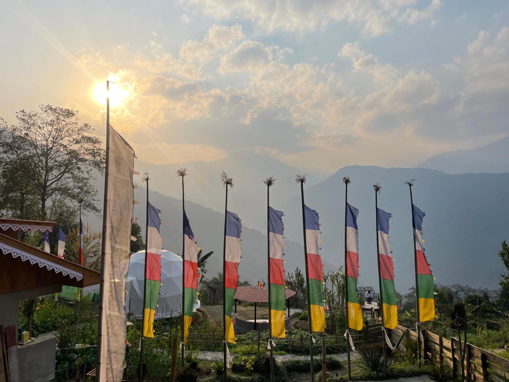 Wake In Himalayas Hostel Pelling Ngoại thất bức ảnh