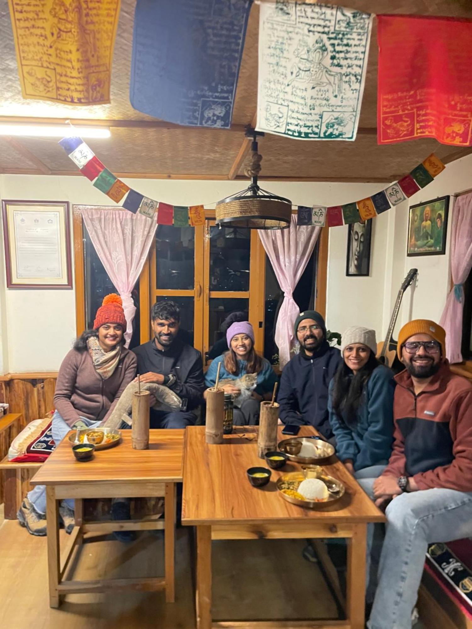 Wake In Himalayas Hostel Pelling Ngoại thất bức ảnh